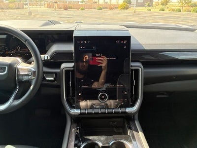 2025 GMC Yukon Elevation