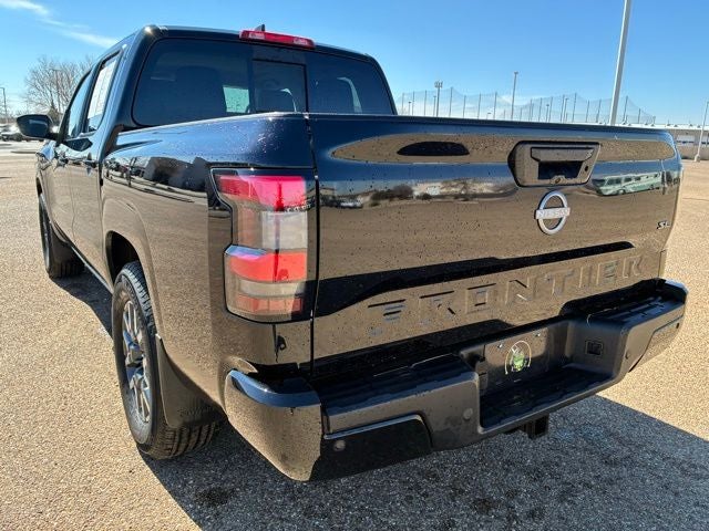 2024 Nissan Frontier SL