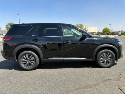 2022 Nissan Pathfinder S