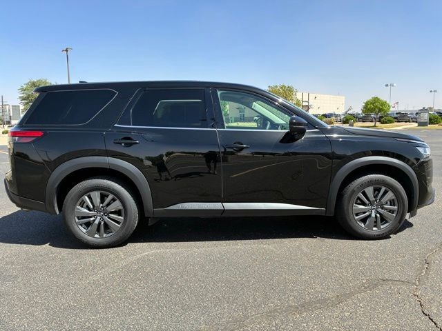 2022 Nissan Pathfinder S
