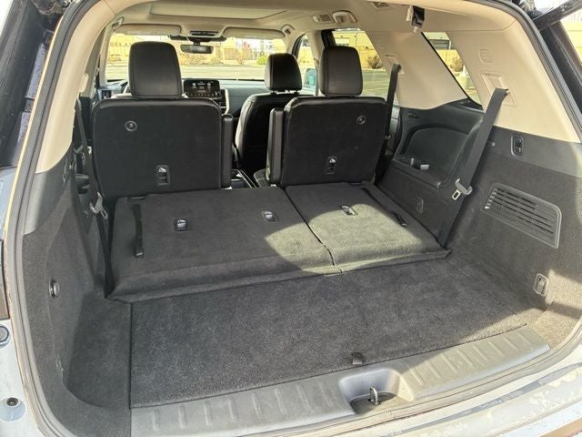 2024 Nissan Pathfinder SL