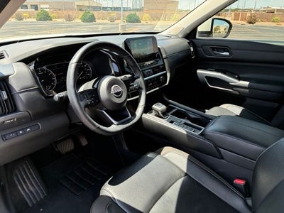 2022 Nissan Pathfinder SL