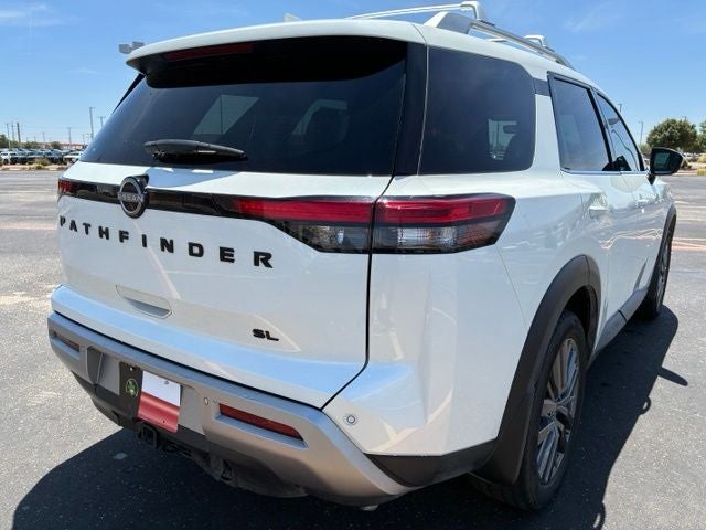 2022 Nissan Pathfinder SL