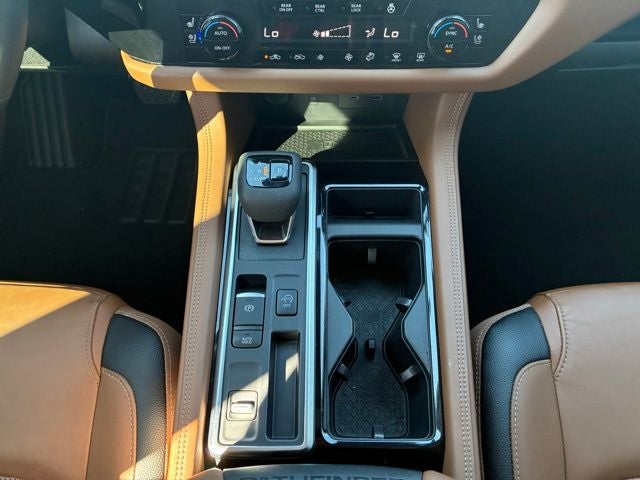 2025 Nissan Pathfinder Platinum