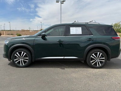 2023 Nissan Pathfinder Platinum