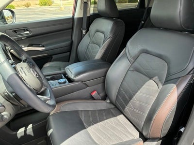 2024 Nissan Pathfinder Platinum