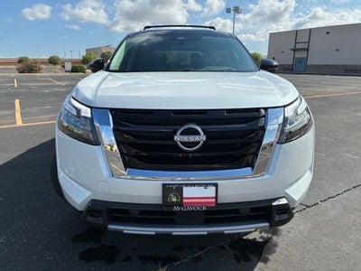 2025 Nissan Pathfinder Platinum