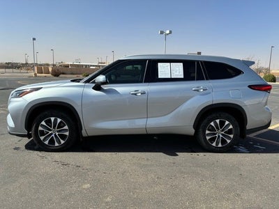 2022 Toyota Highlander Hybrid XLE