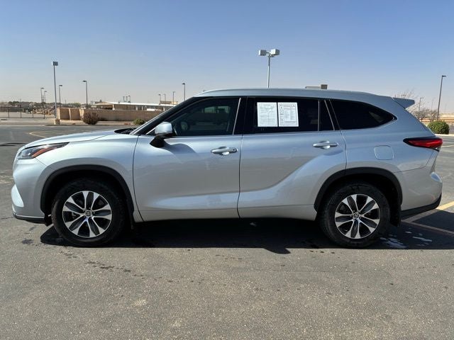 2022 Toyota Highlander Hybrid XLE