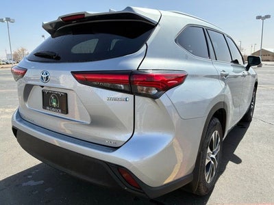 2022 Toyota Highlander Hybrid XLE