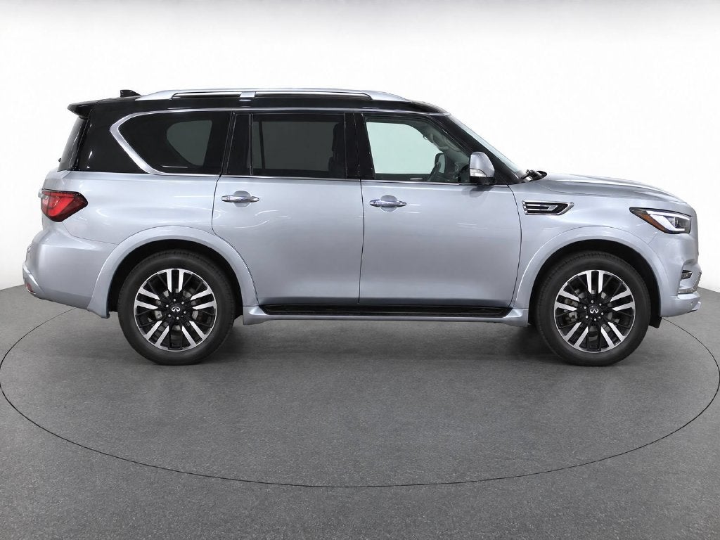 2023 INFINITI QX80 LUXE