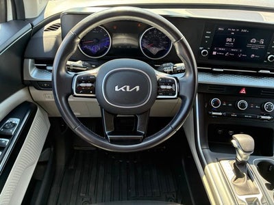 2024 Kia Carnival LX