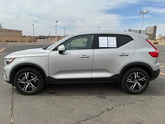 2025 Volvo XC40 B5 Core
