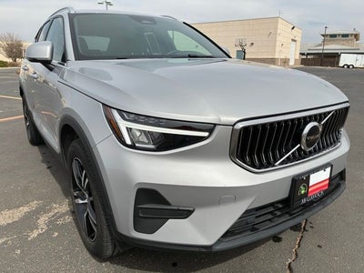 2025 Volvo XC40 B5 Core