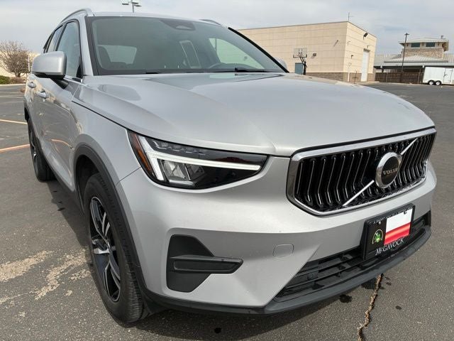 2025 Volvo XC40 B5 Core