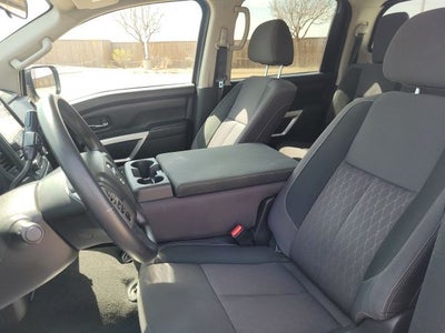 2022 Nissan Titan SV