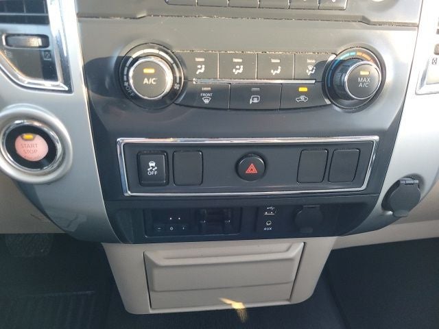 2017 Nissan Titan XD SV