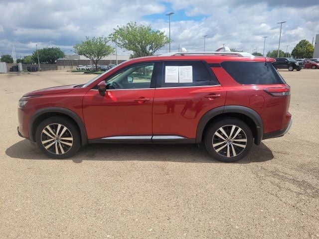 2023 Nissan Pathfinder Platinum