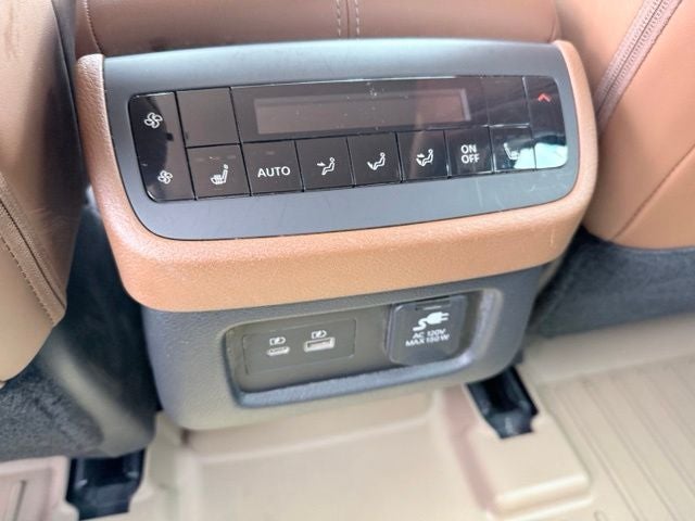2024 Nissan Pathfinder Platinum