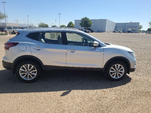 2022 Nissan Rogue Sport SV