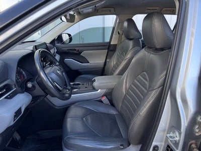 2022 Toyota Highlander LE