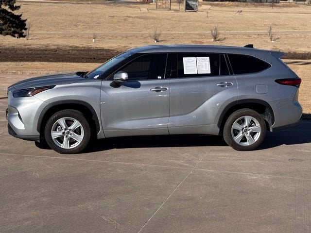 2022 Toyota Highlander LE