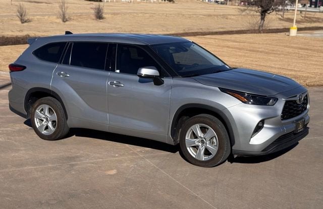 2022 Toyota Highlander LE